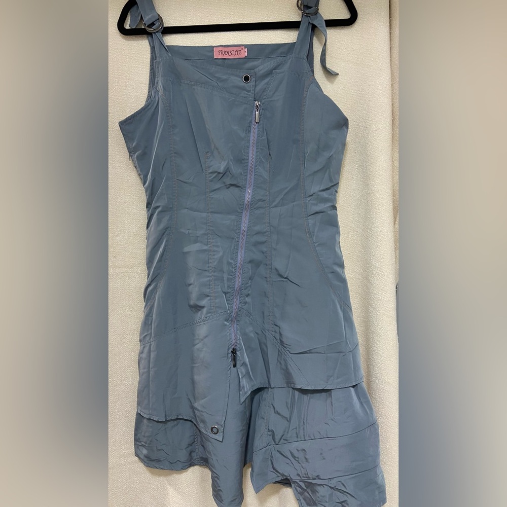 FRANSTYLE Stylish Gray Dress with Orange Accents Excellent condition Size M.
